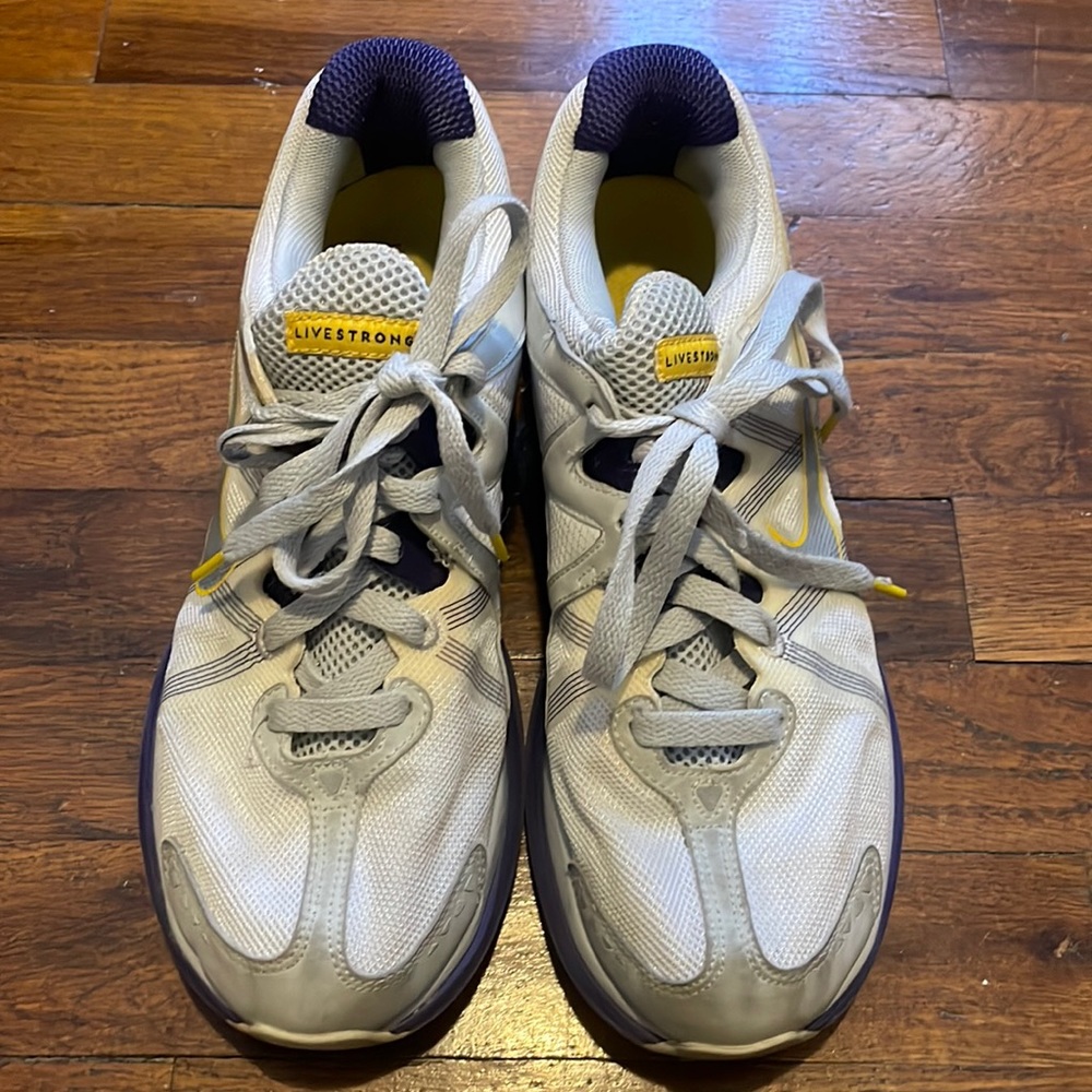 Men’s Nike Flywire “Livestrong” Sneakers
